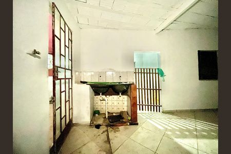 Área de serviço de casa para alugar com 1 quarto, 60m² em Vila Minaslandia, Belo Horizonte