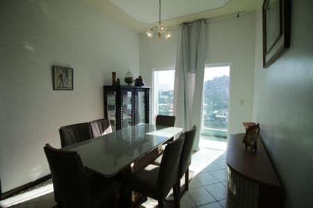 Casa para alugar com 360m², 3 quartos e 1 vagaSala