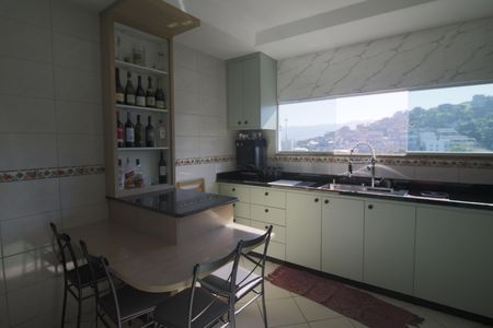 Casa para alugar com 360m², 3 quartos e 1 vagaCozinha