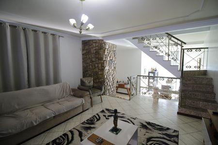 Casa para alugar com 360m², 3 quartos e 1 vagaSala
