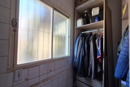 Casa à venda com 284m², 3 quartos e 5 vagas Casa à venda com 284m², 3 quartos e 5 vagasCloset