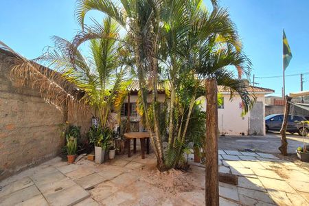 Casa à venda com 284m², 3 quartos e 5 vagas Casa à venda com 284m², 3 quartos e 5 vagasQuintal