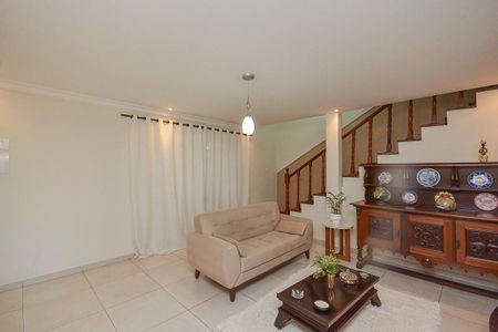 Casa para alugar com 350m², 3 quartos e 2 vagas Casa para alugar com 350m², 3 quartos e 2 vagasSala