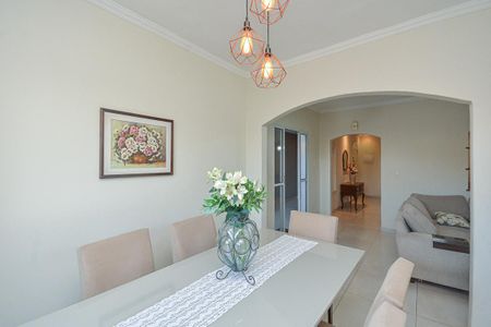 Casa para alugar com 350m², 3 quartos e 2 vagas Casa para alugar com 350m², 3 quartos e 2 vagasSala de Jantar