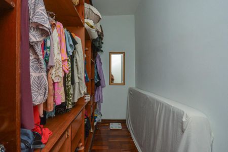 Casa para alugar com 350m², 3 quartos e 2 vagas Casa para alugar com 350m², 3 quartos e 2 vagasCloset