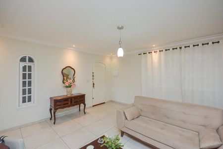 Casa para alugar com 350m², 3 quartos e 2 vagas Casa para alugar com 350m², 3 quartos e 2 vagasSala