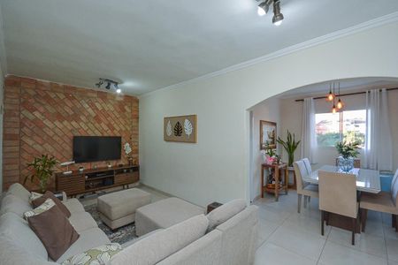 Casa para alugar com 350m², 3 quartos e 2 vagas Casa para alugar com 350m², 3 quartos e 2 vagasSala de TV
