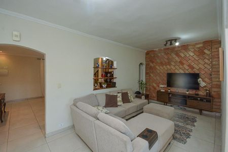 Casa para alugar com 350m², 3 quartos e 2 vagas Casa para alugar com 350m², 3 quartos e 2 vagasSala de TV