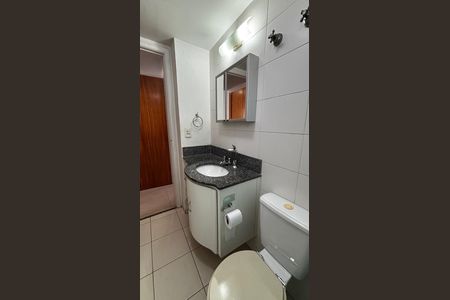 Apartamento para alugar com 67m², 2 quartos e 2 vagas Apartamento para alugar com 67m², 2 quartos e 2 vagasBanheiro da Suíte 1
