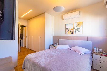 Apartamento à venda com 135m², 4 quartos e 3 vagas