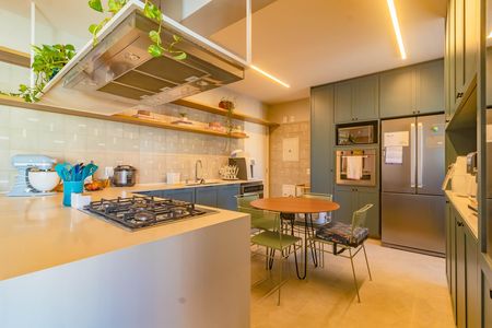 Apartamento à venda com 135m², 4 quartos e 3 vagas