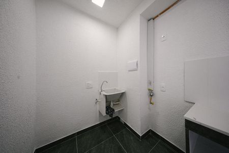 Apartamento para alugar com 33m², 2 quartos e sem vaga Apartamento para alugar com 33m², 2 quartos e sem vagaCozinha e Área de Serviço