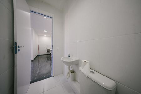Apartamento para alugar com 33m², 2 quartos e sem vaga Apartamento para alugar com 33m², 2 quartos e sem vagaBanheiro