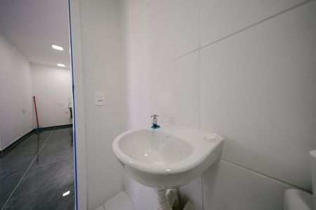 Apartamento para alugar com 33m², 2 quartos e sem vaga Apartamento para alugar com 33m², 2 quartos e sem vagaBanheiro