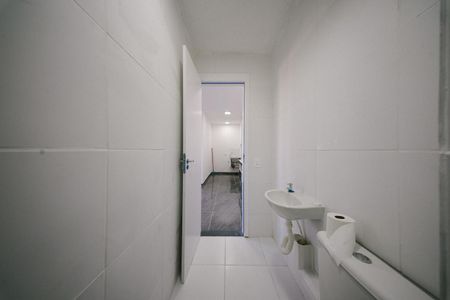 Apartamento para alugar com 33m², 2 quartos e sem vaga Apartamento para alugar com 33m², 2 quartos e sem vagaBanheiro