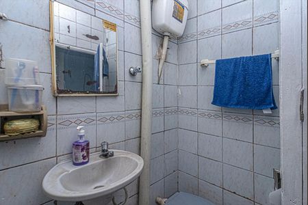banheiro social_2 de casa à venda com 1 quarto, 78m² em Vila Heliopolis, São Paulo