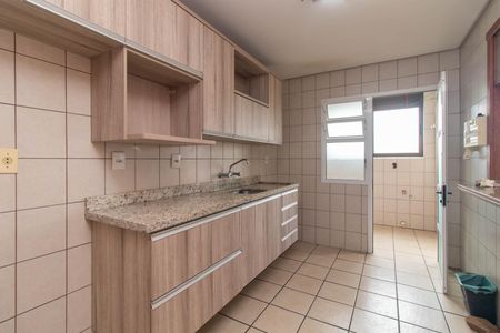 Cozinha e Área de Serviço de apartamento à venda com 2 quartos, 80m² em Medianeira, Porto Alegre