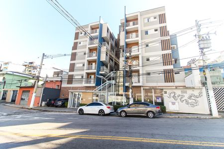 Fachada + Placa de apartamento para alugar com 2 quartos, 45m² em Vila Carmosina, São Paulo