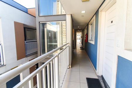 Área comum de apartamento para alugar com 2 quartos, 45m² em Vila Carmosina, São Paulo