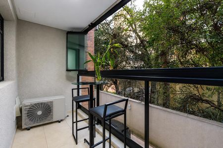 Apartamento à venda com 47m², 1 quarto e 1 vaga Apartamento à venda com 47m², 1 quarto e 1 vagaVaranda