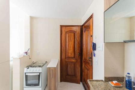 Cozinha de apartamento à venda com 2 quartos, 60m² em Maracanã, Rio de Janeiro