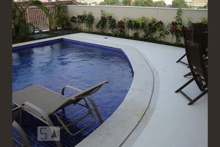 Apartamento à venda com 68m², 2 quartos e 1 vaga Apartamento à venda com 68m², 2 quartos e 1 vagaPiscina