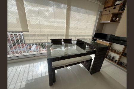 Apartamento à venda com 68m², 2 quartos e 1 vaga Apartamento à venda com 68m², 2 quartos e 1 vagaVaranda