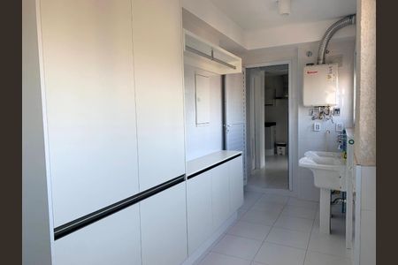 Área de Serviço de apartamento para alugar com 3 quartos, 213m² em Jardim das Acácias, São Paulo