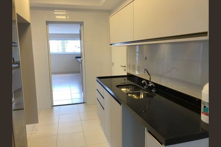 Apartamento para alugar com 213m², 3 quartos e 3 vagas Apartamento para alugar com 213m², 3 quartos e 3 vagasCozinha