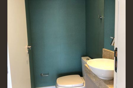 Apartamento para alugar com 213m², 3 quartos e 3 vagas Apartamento para alugar com 213m², 3 quartos e 3 vagasBanheiro
