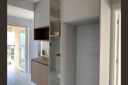 Apartamento para alugar com 213m², 3 quartos e 3 vagas Apartamento para alugar com 213m², 3 quartos e 3 vagasQuarto