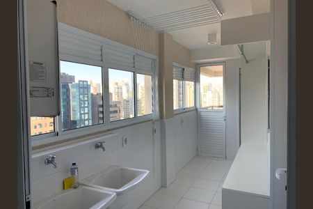 Apartamento para alugar com 213m², 3 quartos e 3 vagas Apartamento para alugar com 213m², 3 quartos e 3 vagasÁrea de Serviço