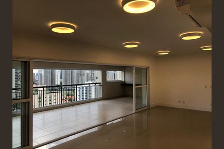Apartamento para alugar com 213m², 3 quartos e 3 vagas Apartamento para alugar com 213m², 3 quartos e 3 vagasVaranda