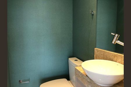 Banheiro de apartamento para alugar com 3 quartos, 213m² em Jardim das Acácias, São Paulo