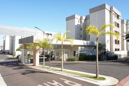 Apartamento para alugar com 43m², 2 quartos e 1 vagaFachada e portaria