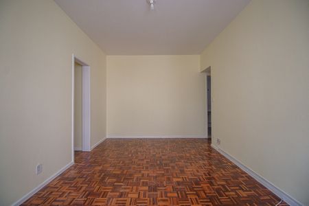 Apartamento para alugar com 75m², 3 quartos e 1 vaga Apartamento para alugar com 75m², 3 quartos e 1 vagaSala