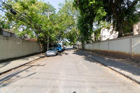 Vista da Rua de apartamento para alugar com 2 quartos, 45m² em Inhoaíba, Rio de Janeiro