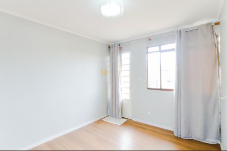 Sala de casa de condomínio para alugar com 2 quartos, 40m² em Residencial Parque Cumbica, Guarulhos