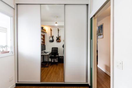 Apartamento à venda com 78m², 2 quartos e 1 vagaQuarto 2