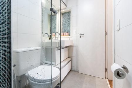 Apartamento à venda com 78m², 2 quartos e 1 vagaBanheiro do Corredor