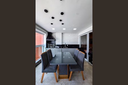 Apartamento à venda com 93m², 2 quartos e 2 vagas Apartamento à venda com 93m², 2 quartos e 2 vagasVaranda