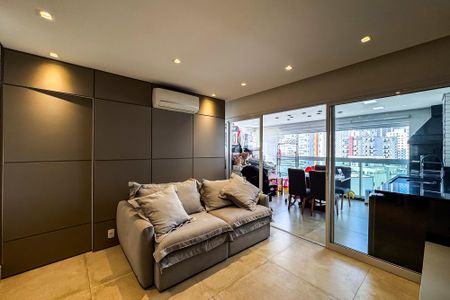 Apartamento à venda com 93m², 2 quartos e 2 vagas Apartamento à venda com 93m², 2 quartos e 2 vagasSala