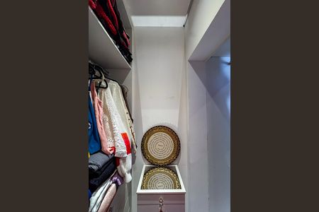 Apartamento à venda com 93m², 2 quartos e 2 vagas Apartamento à venda com 93m², 2 quartos e 2 vagasCloset da suíte