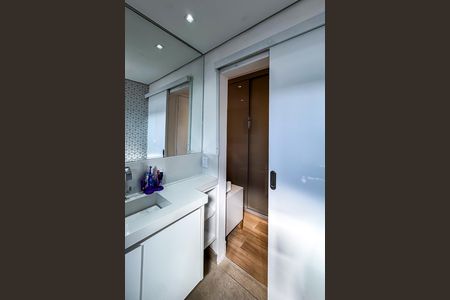 Apartamento à venda com 93m², 2 quartos e 2 vagas Apartamento à venda com 93m², 2 quartos e 2 vagasBanheiro da Suíte