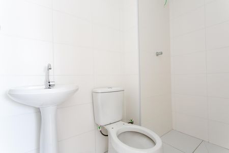 Banheiro  de apartamento para alugar com 2 quartos, 32m² em Colônia (zona Leste), São Paulo