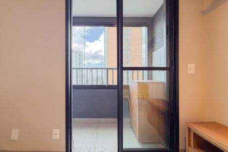 Varanda de kitnet/studio para alugar com 1 quarto, 27m² em Ipiranga, São Paulo