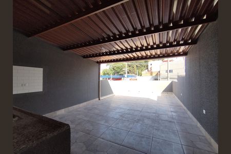 Casa para alugar com 170m², 2 quartos e 1 vaga Casa para alugar com 170m², 2 quartos e 1 vagaVaranda