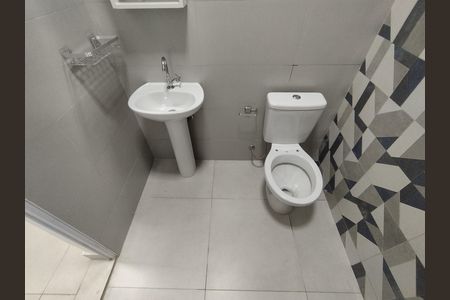 Banheiro - torneira de casa para alugar com 2 quartos, 170m² em Vila Brasilio Machado, São Paulo