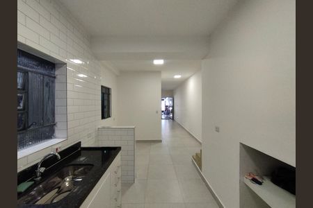 Casa para alugar com 170m², 2 quartos e 1 vaga Casa para alugar com 170m², 2 quartos e 1 vagaCozinha - Armários