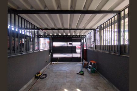Garagem de casa para alugar com 2 quartos, 170m² em Vila Brasilio Machado, São Paulo